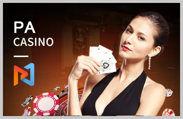 Bàn chơi Poker trực tuyến với các chip và lá bài